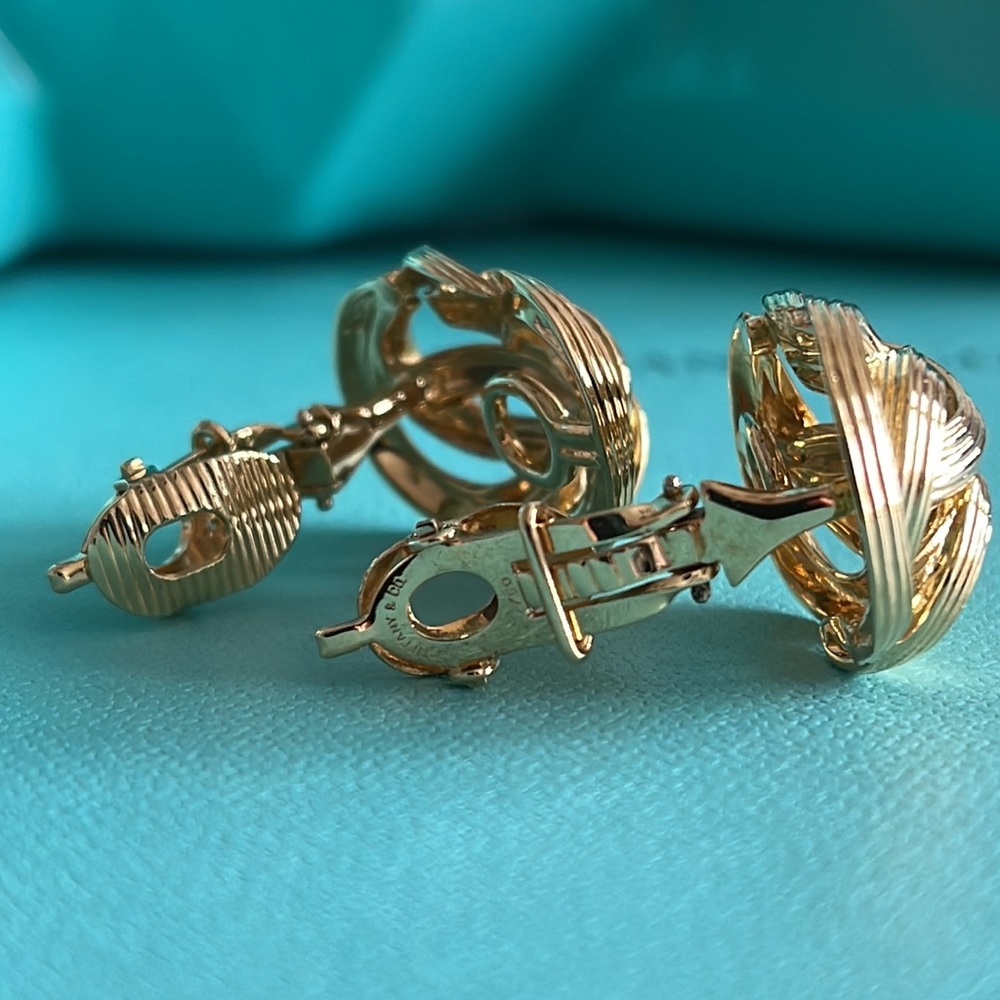 Tiffany & Co 18 Knot Clip Earrings - Picture 5 of 16